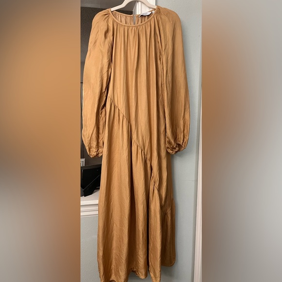 & Other Stories Voluminous Dress size Medium - Picture 2 of 6